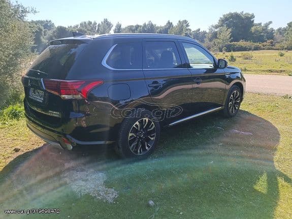 Mitsubishi Plug-in Hybrid Outlander 2016 4