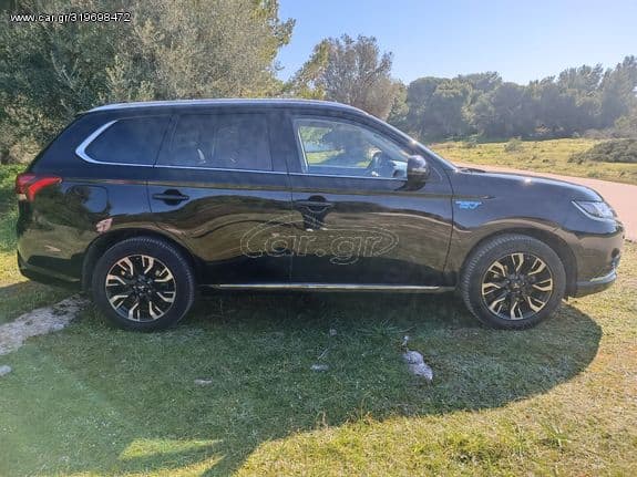 Mitsubishi Plug-in Hybrid Outlander 2016 3